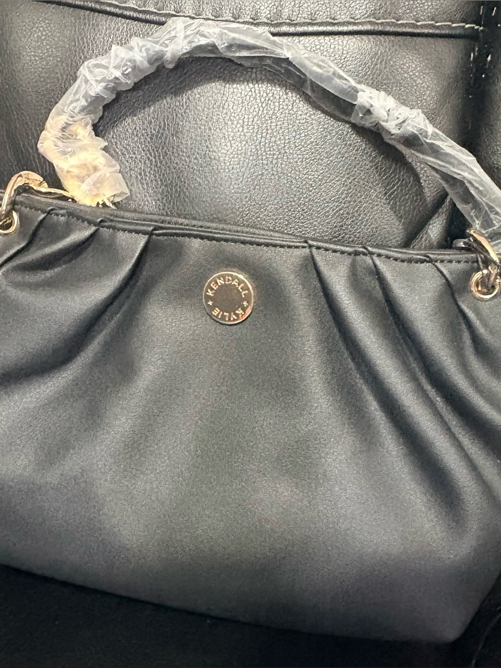 BNWT Kendall & KYLIE GOLD CHAIN PURSES BLUE OR BLACK